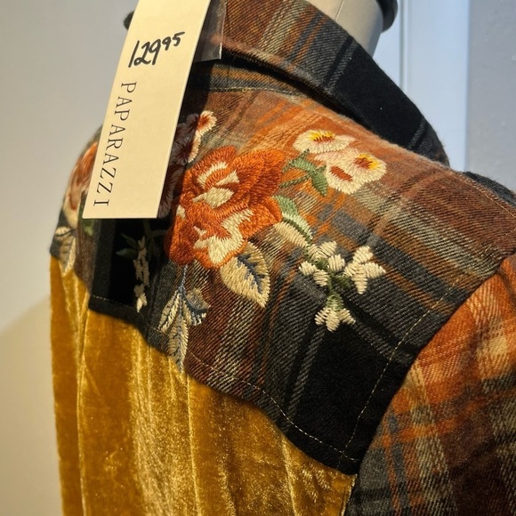 Plaid velvet back embroidered blouse nwt by Paparazzi - Picture 11 of 16